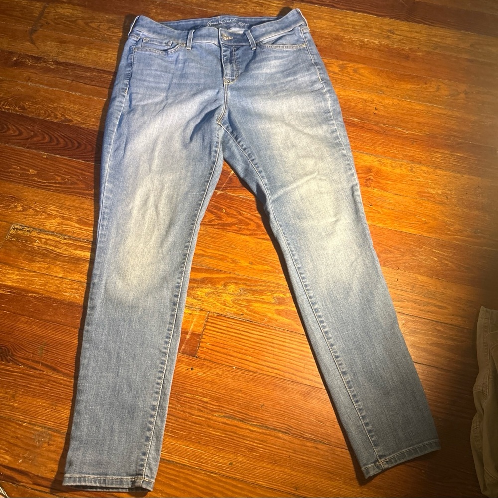 Gloria Vanderbilt Light Blue Straight Leg Jeans Slimming Tummy Control Size 14